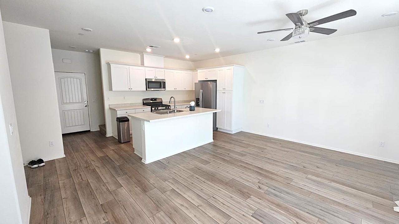 27432 Provincetown Way - Photo 2 of 6