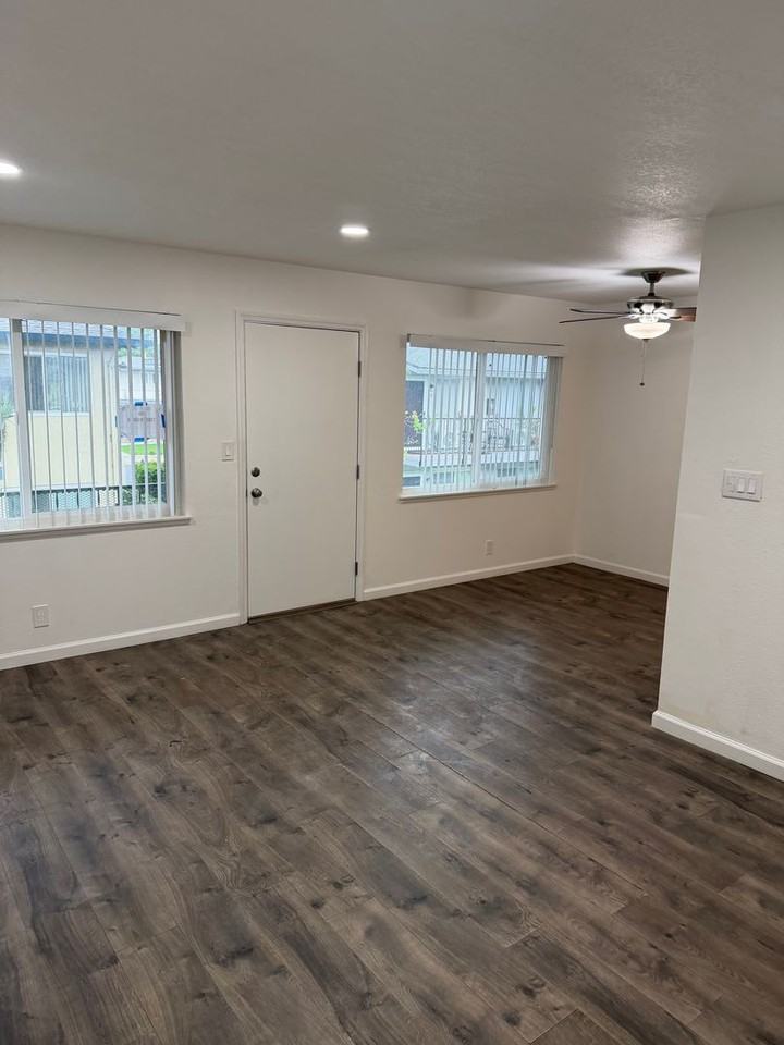 291 - 3001 Magliocco Dr - Photo 3 of 11