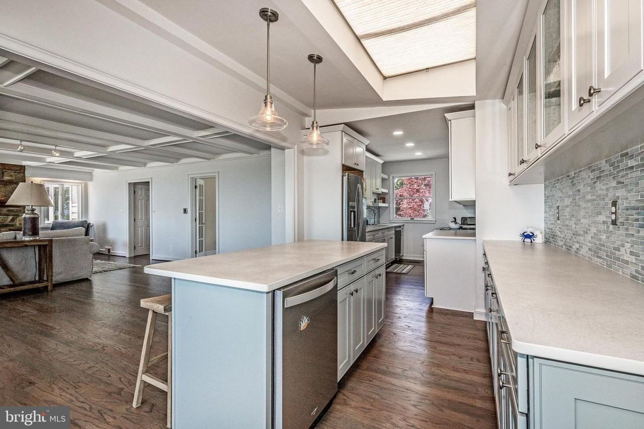 117 Bay Dr - Photo 6 of 22