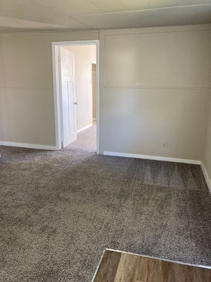 2809 E 37th St - Photo 3 of 14