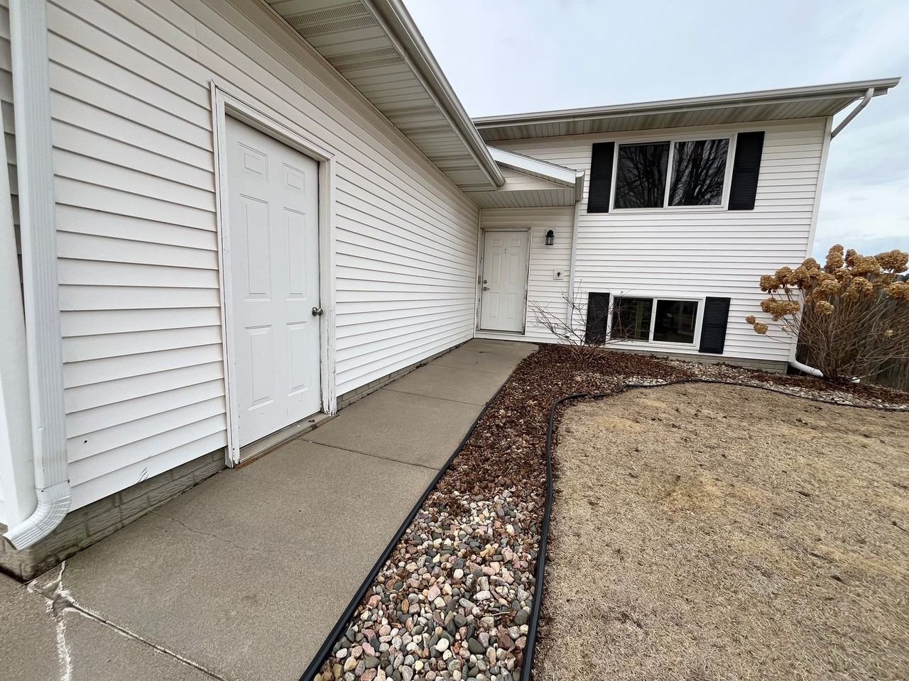 4604 W Oregon St - Photo 5 of 31