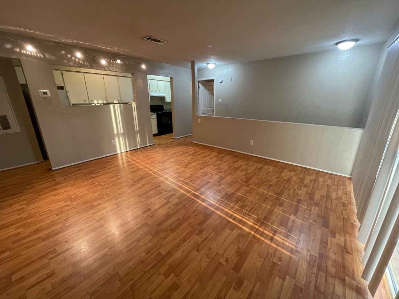 1108 Autumn Cir #C - Photo 2 of 12