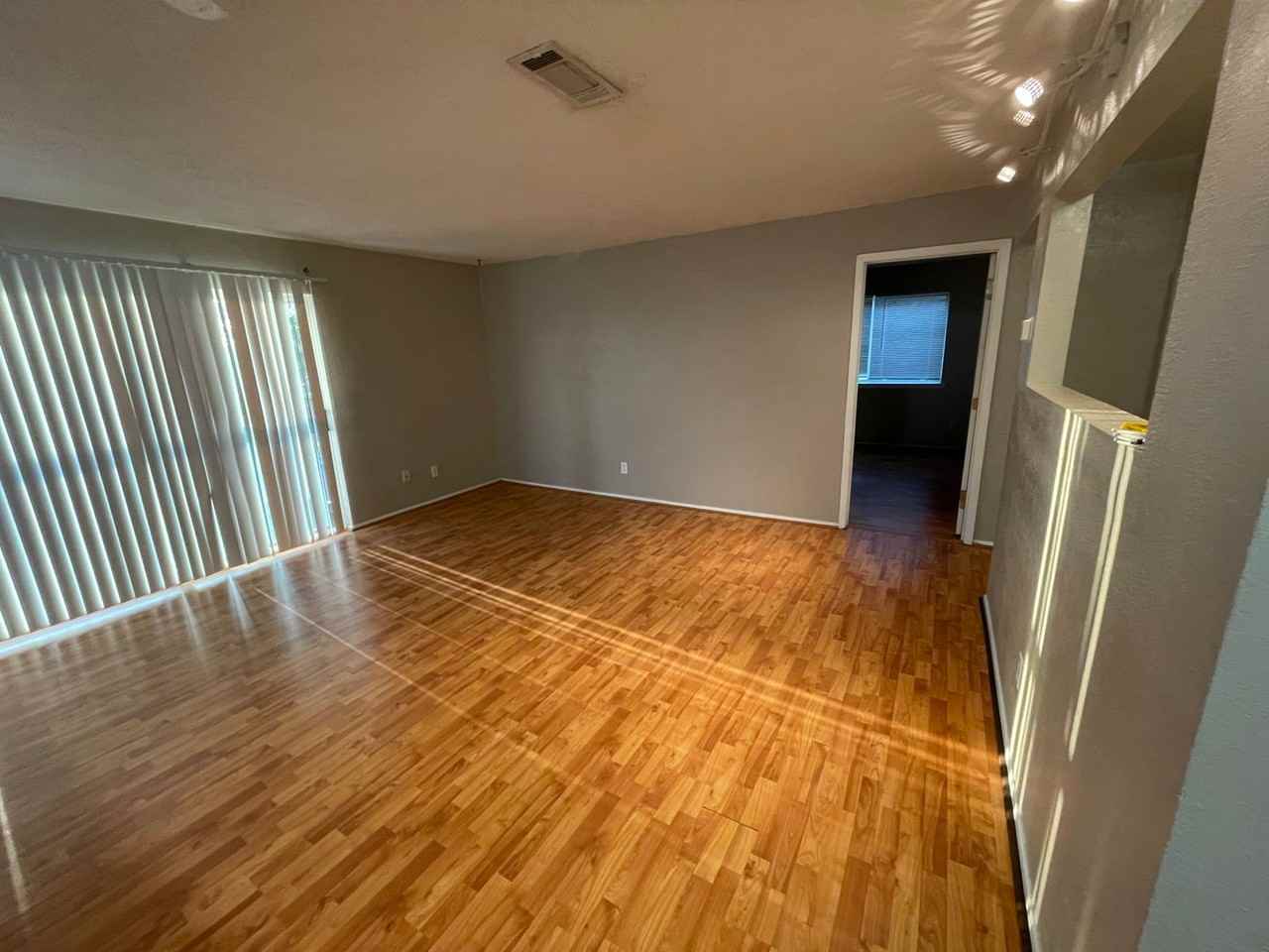 1108 Autumn Cir #C - Photo 3 of 12