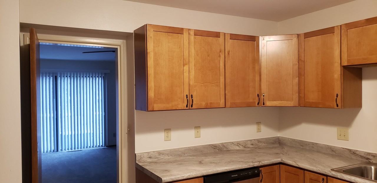 9198 N 70th St - Photo 4 of 24