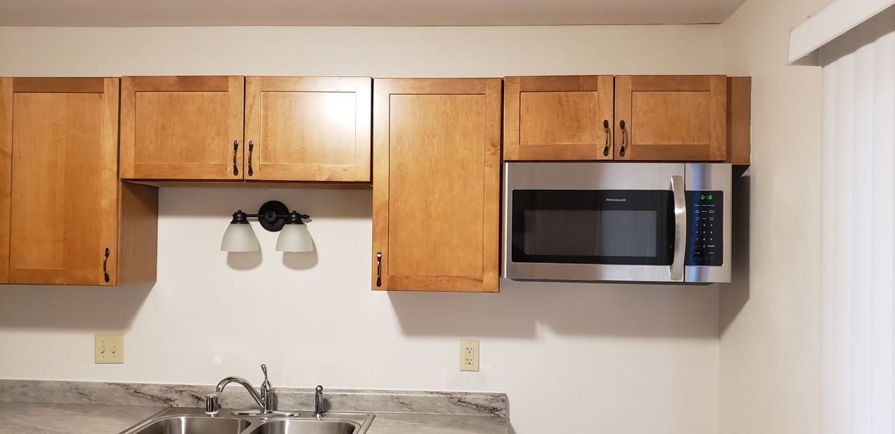 9198 N 70th St - Photo 5 of 24