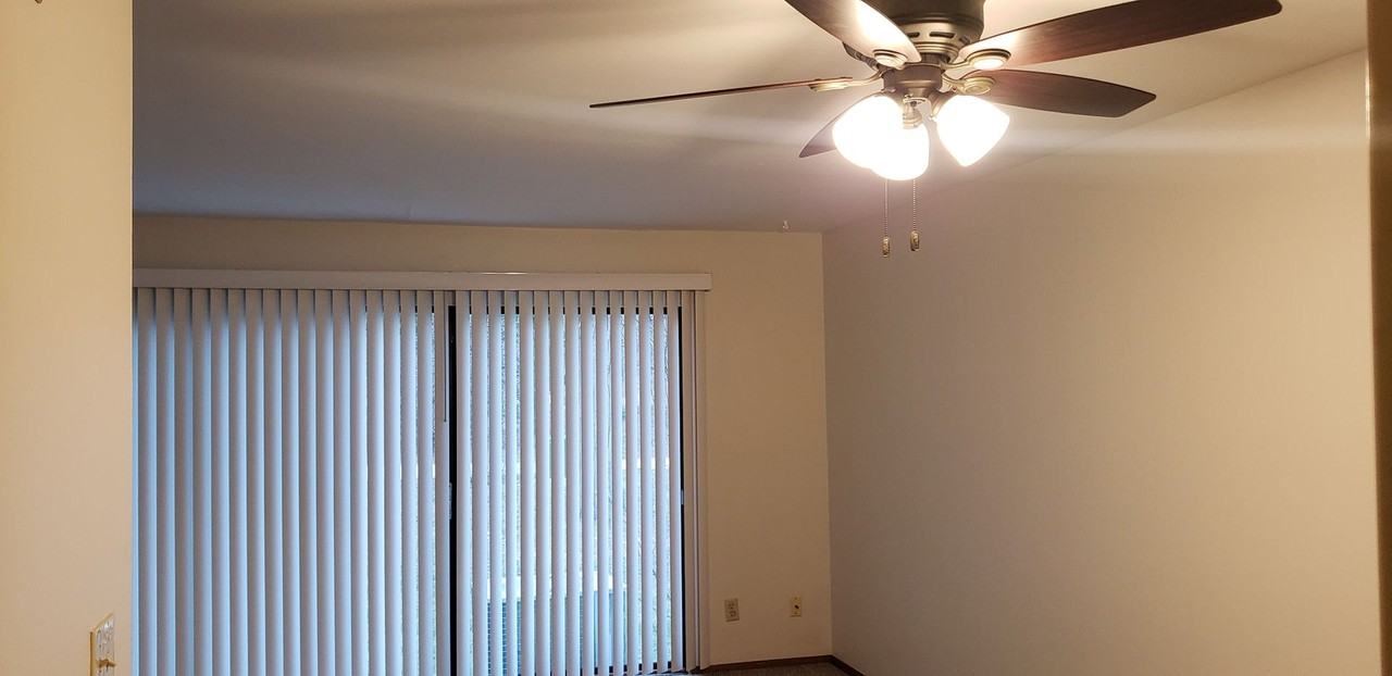 9198 N 70th St - Photo 3 of 15