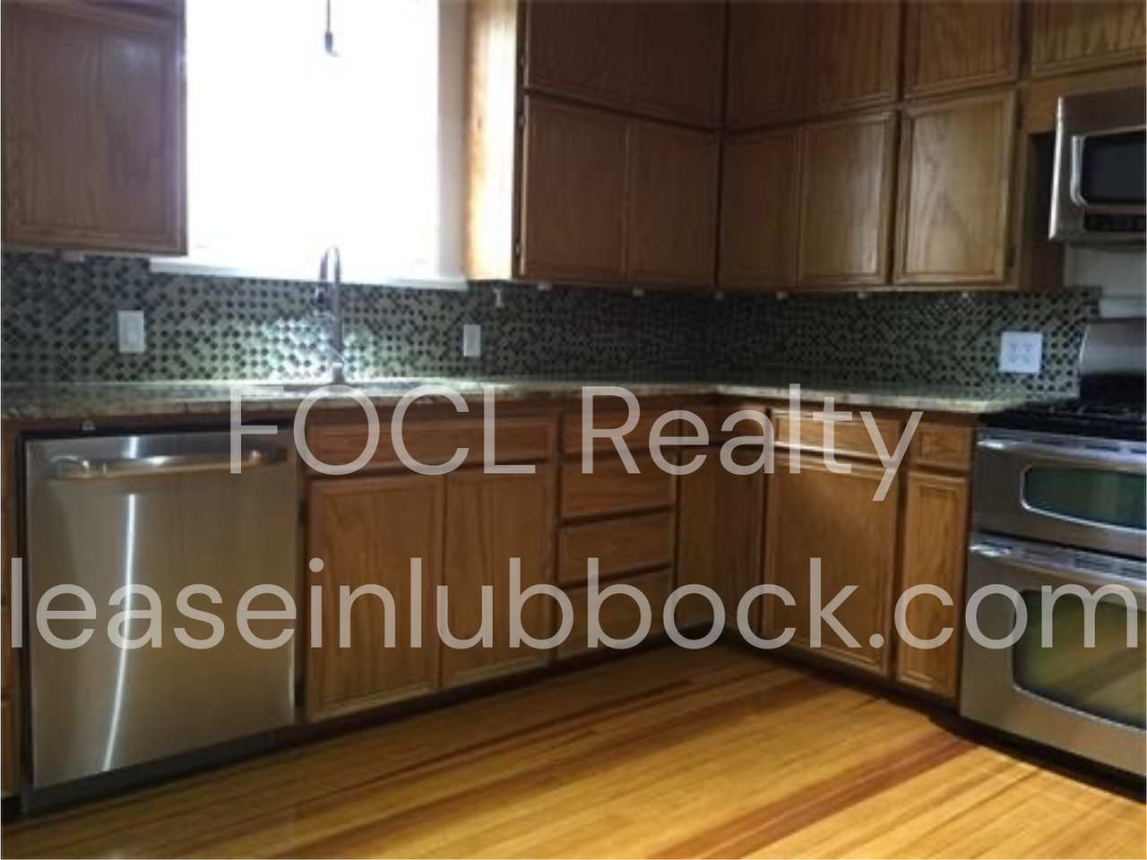 2207 16th St - Photo 4 of 12