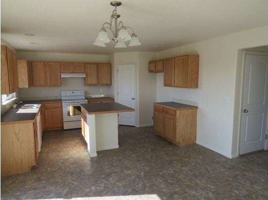 1501 Murrlet St - Photo 5 of 23