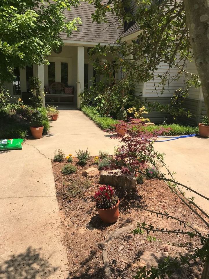 380 Butternut Dr - Photo 2 of 15