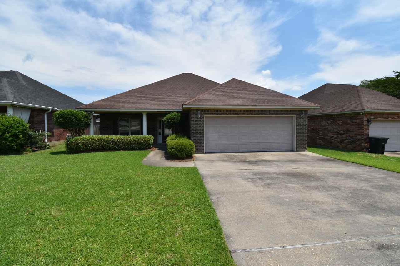 1113 Rita Ln - Photo 2 of 32