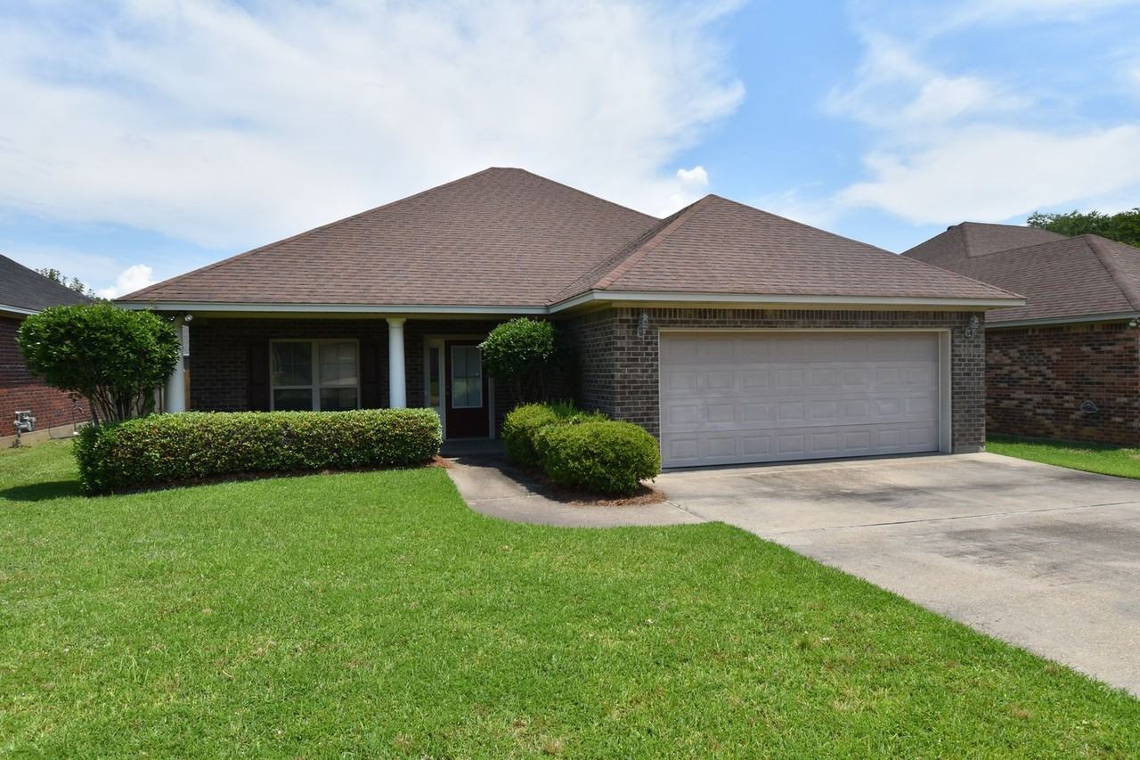 1113 Rita Ln - Photo 3 of 32