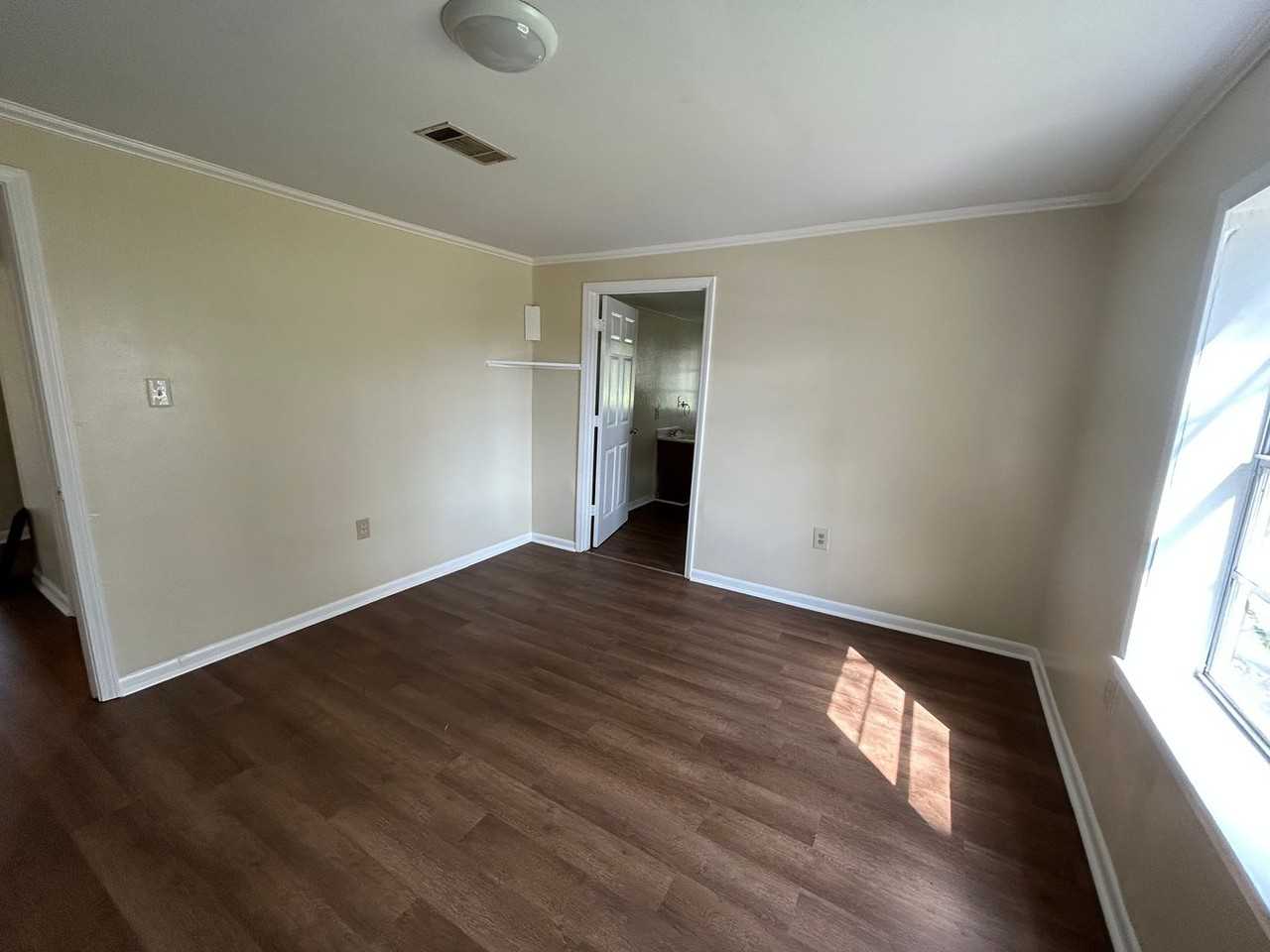 4808 Sherman Dr - Photo 7 of 9