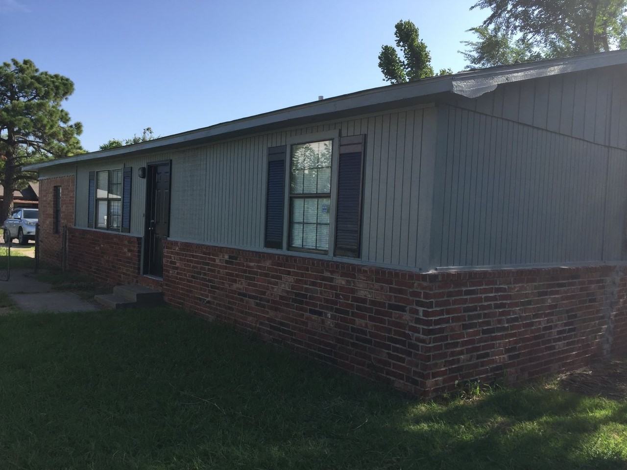 3324 Sw 42nd St - Photo 4 of 26