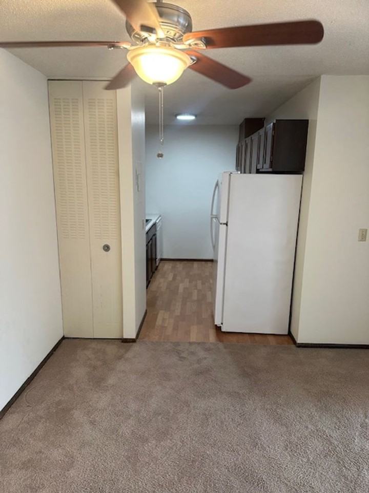 Xerxes Manor Apartments - Photo 7 of 24