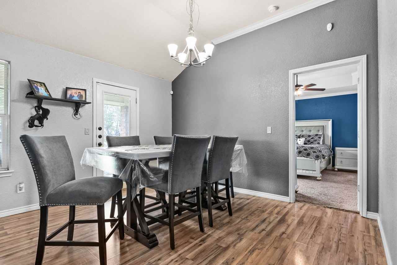 3711 Dewitt County Ct - Photo 6 of 15