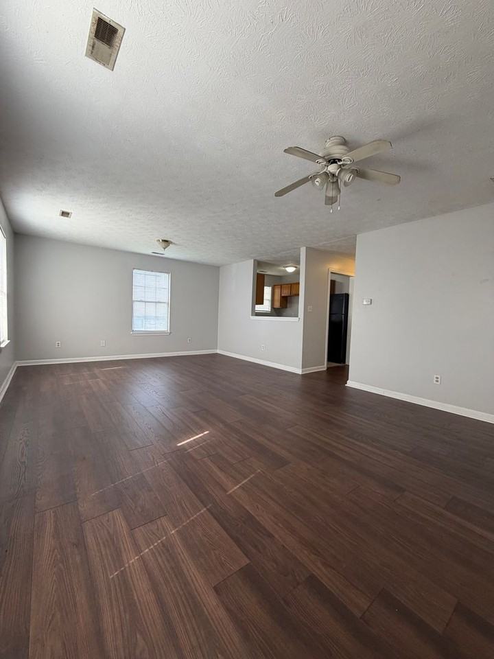 204 Joey Way #3 - Photo 2 of 11