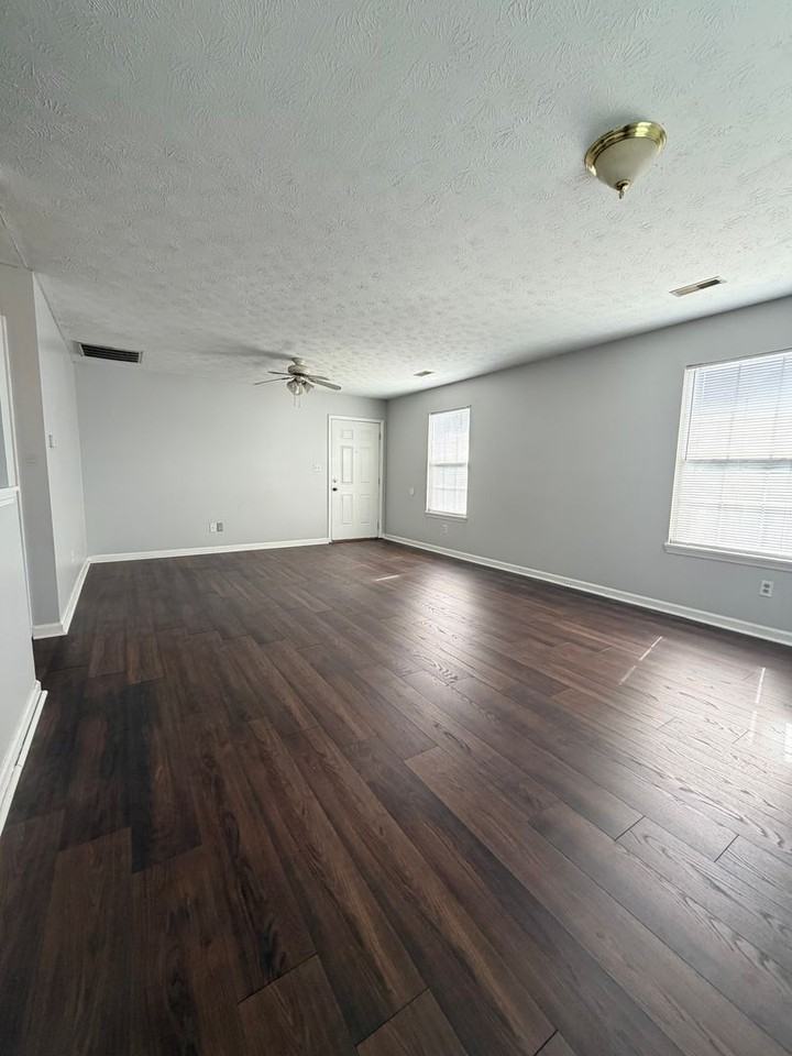 204 Joey Way #3 - Photo 3 of 11