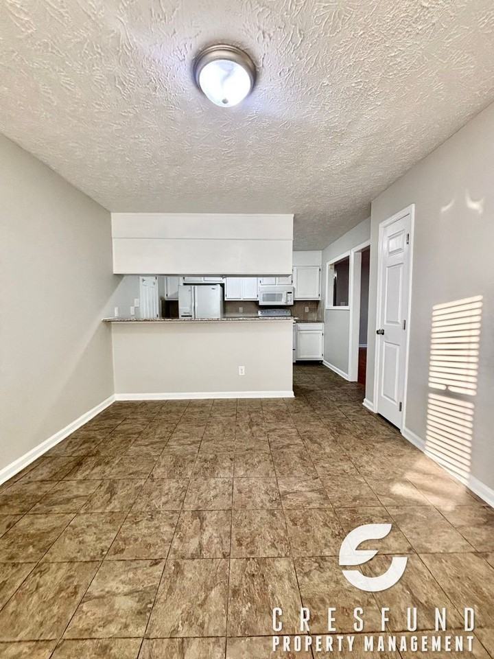 1654 Derrydowne Ct - Photo 6 of 29