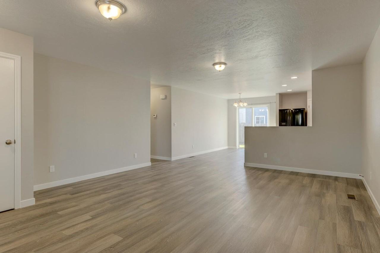 13693 Key West St - Photo 5 of 24