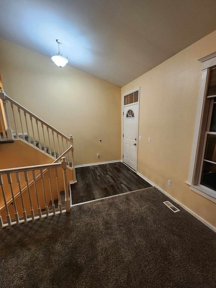 11209 Potter St - Photo 3 of 23