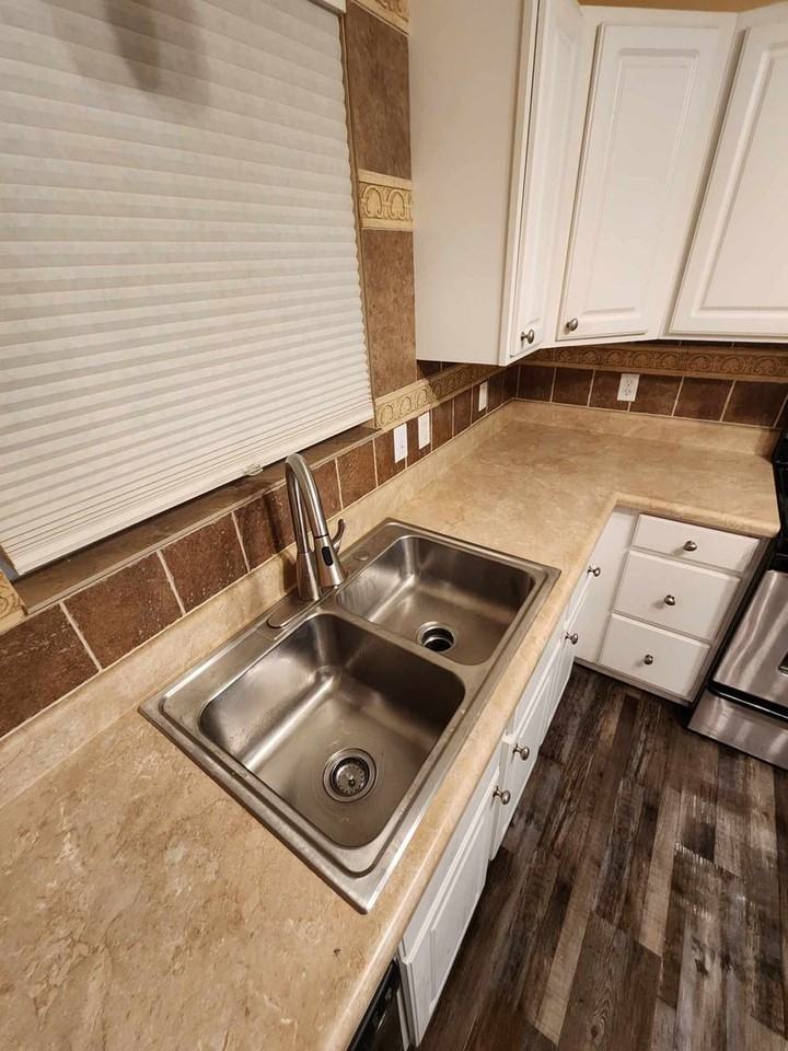 11209 Potter St - Photo 7 of 23