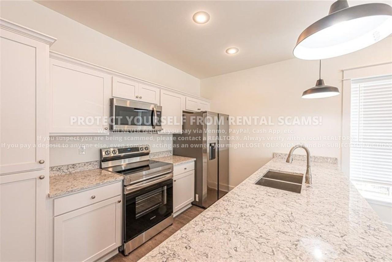 1364 W Cleveland St - Photo 6 of 18