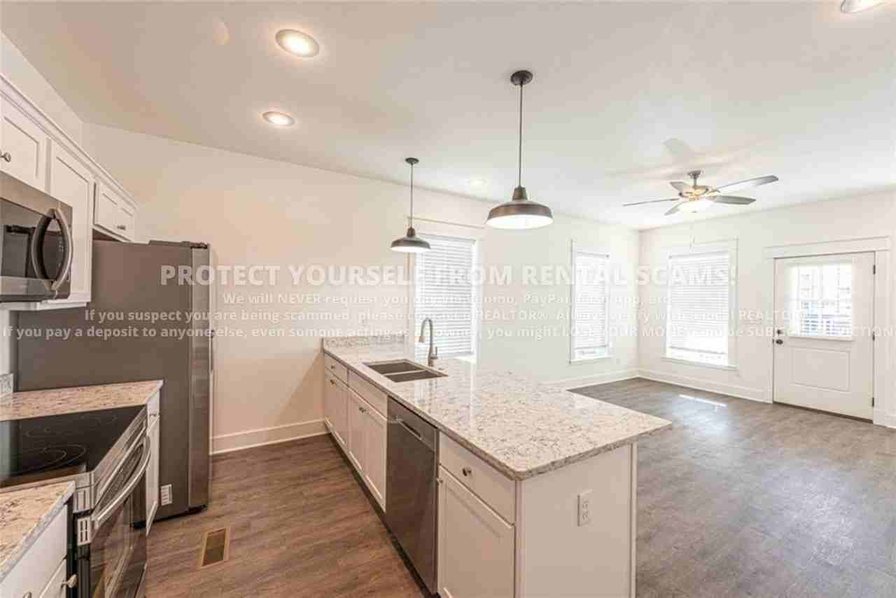 1364 W Cleveland St - Photo 7 of 18