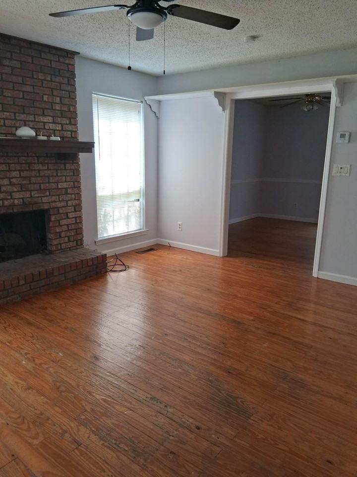 1757 Tahiti Ln - Photo 2 of 12