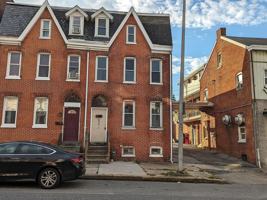 featured image of 622 E Market St