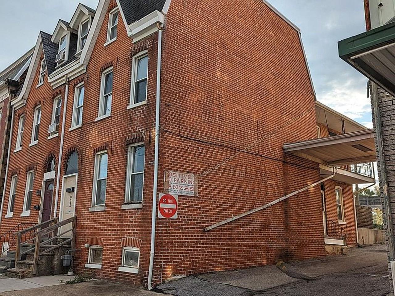 622 E Market St - Photo 2 of 16