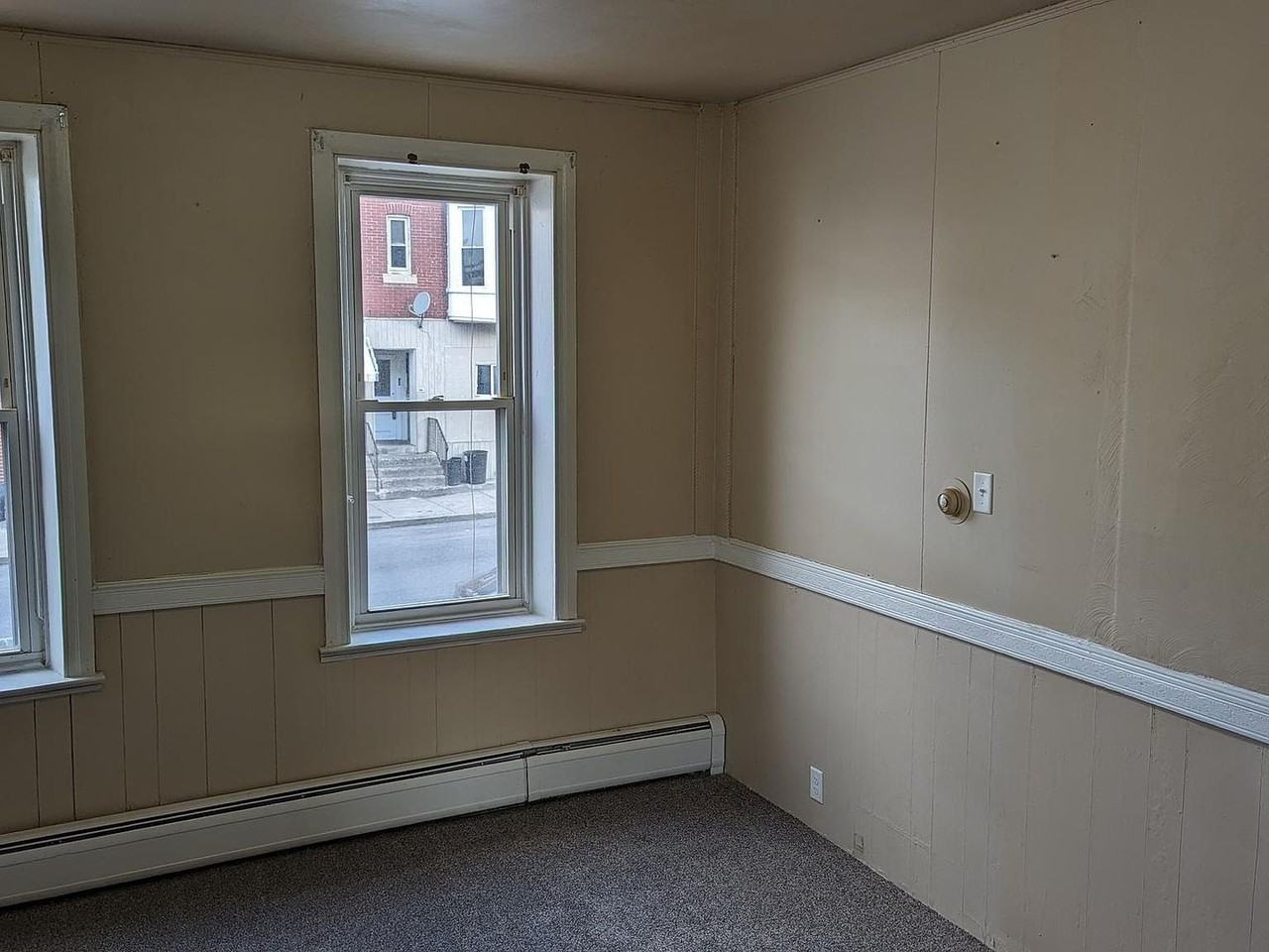 622 E Market St - Photo 6 of 16