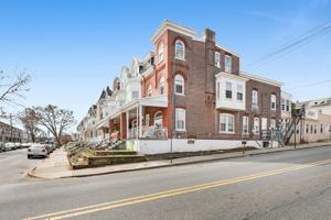 featured image of 202 S Madison St