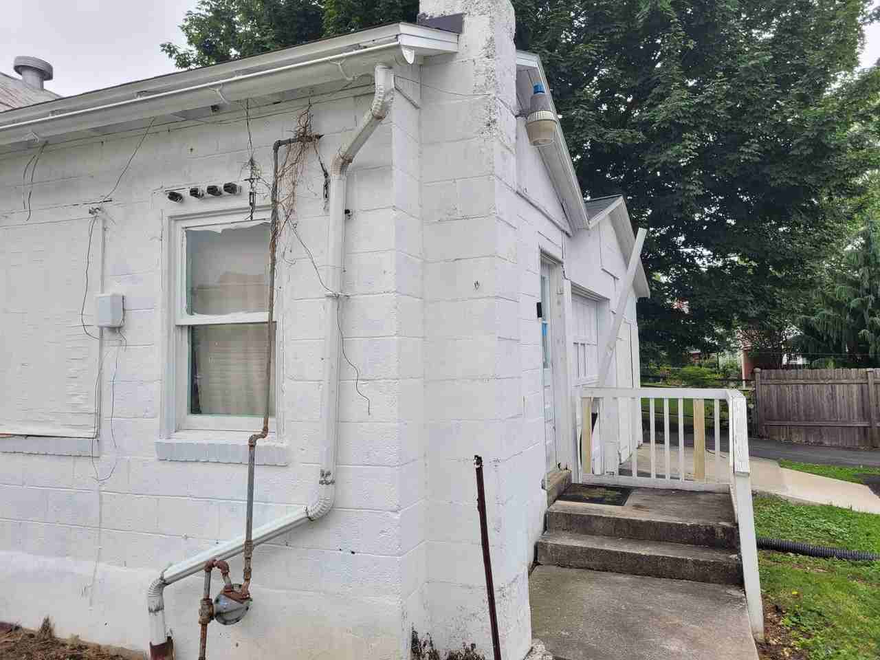 103 Schoolhouse Rd - Photo 3 of 14