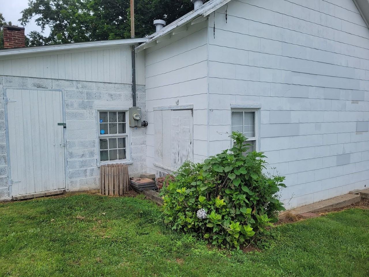 103 Schoolhouse Rd - Photo 5 of 14