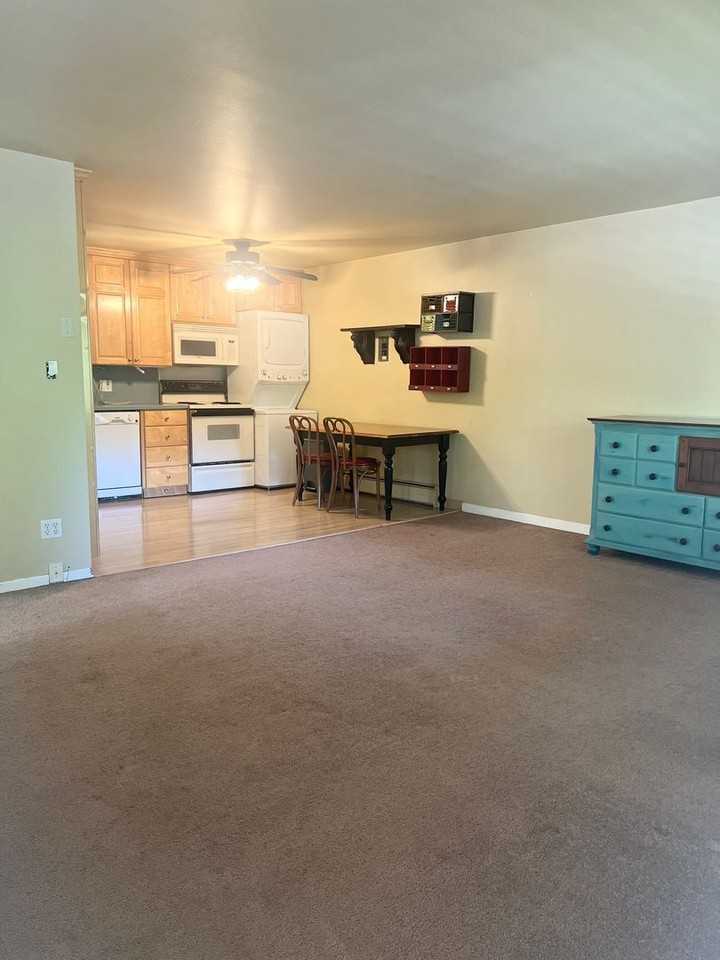 200 E Myrtle St #5 - Photo 2 of 9