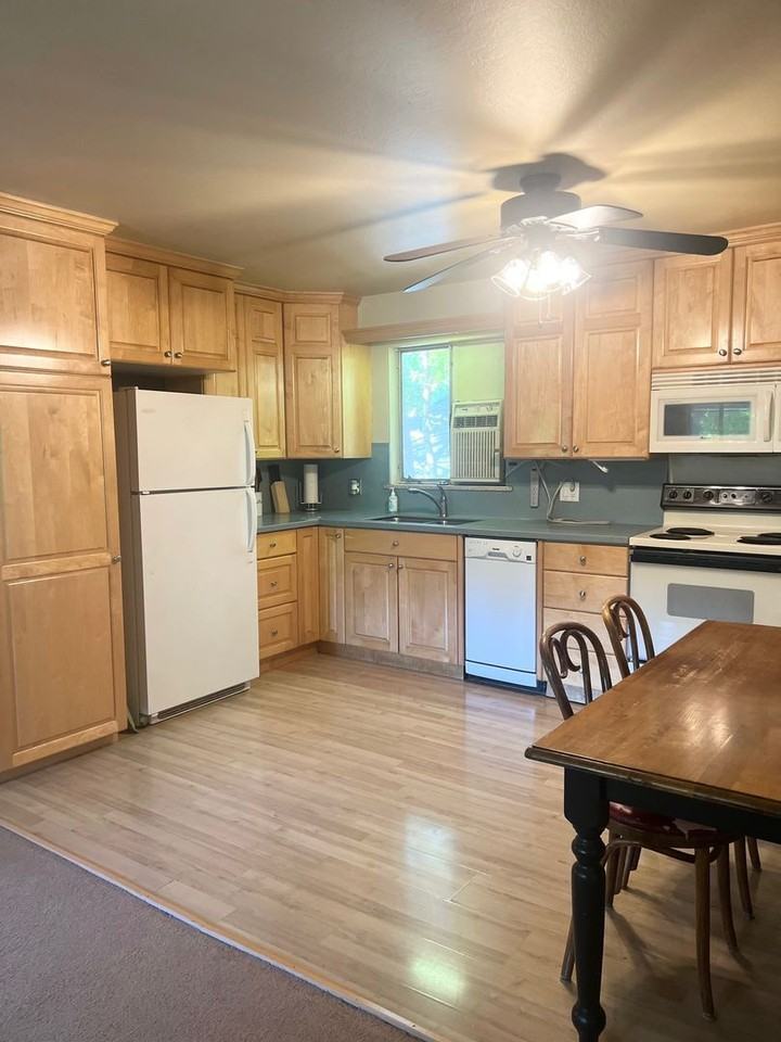 200 E Myrtle St #5 - Photo 3 of 9