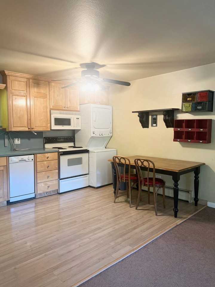 200 E Myrtle St #5 - Photo 4 of 9