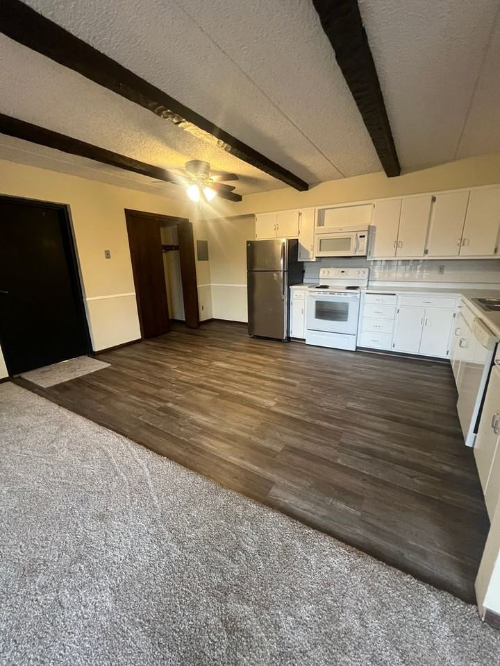 304 4th St S - Photo 2 of 13