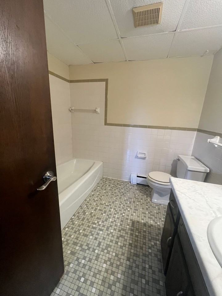 304 4th St S - Photo 3 of 13