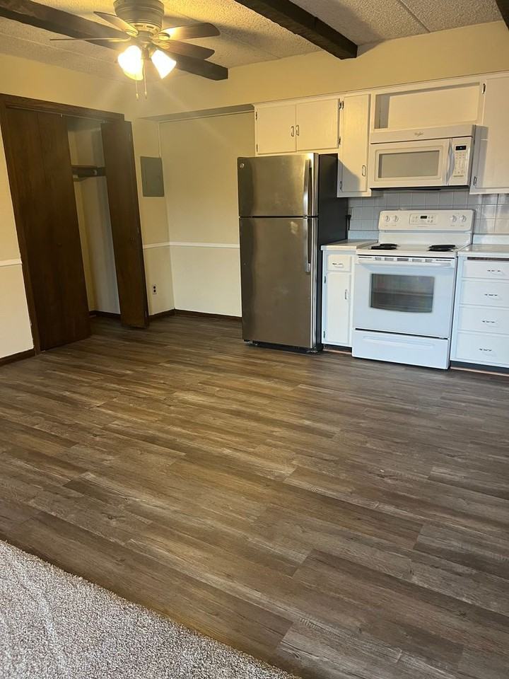 304 4th St S - Photo 7 of 13