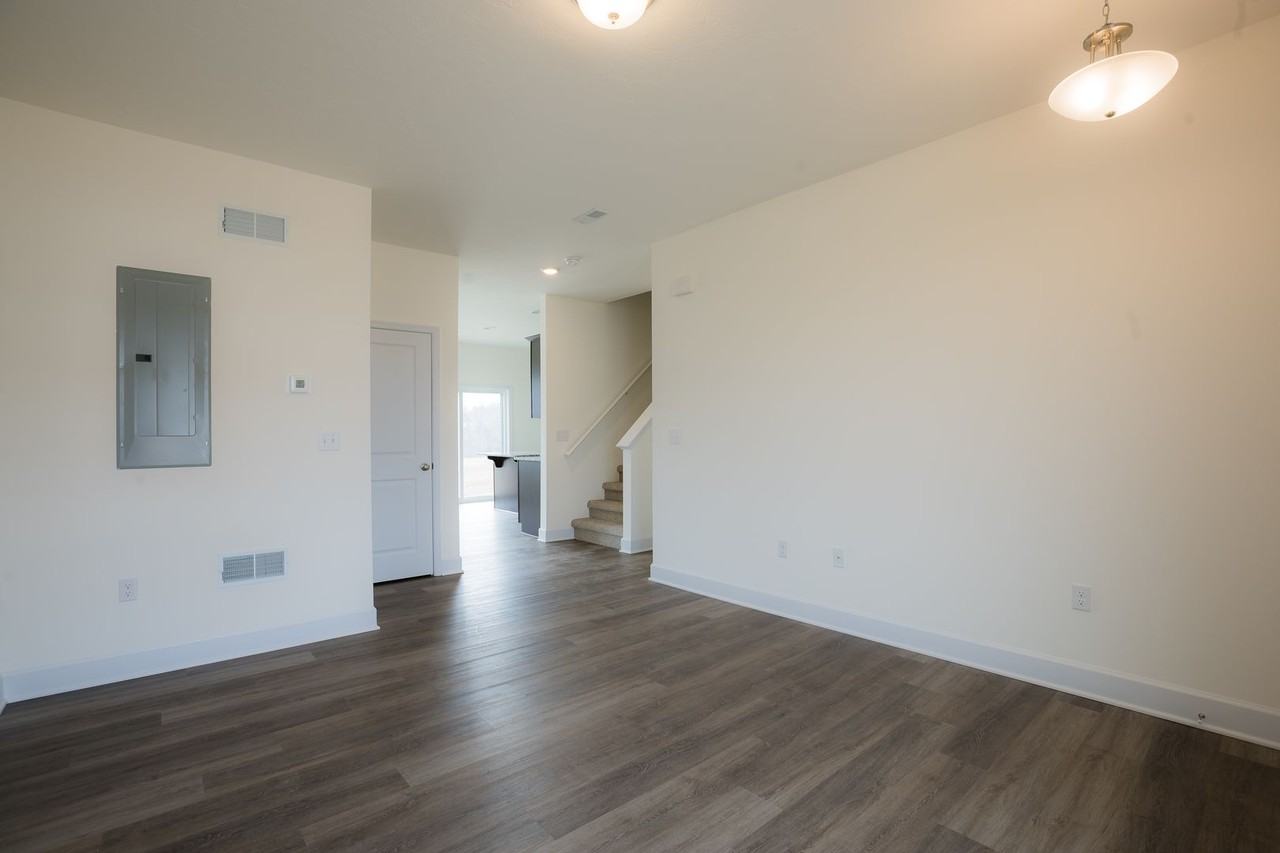 3712 Castle Dr - Photo 5 of 11