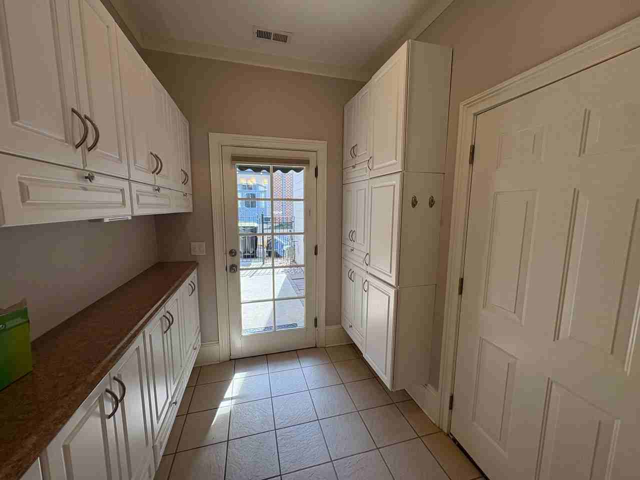 702 Bennett St - Photo 6 of 15