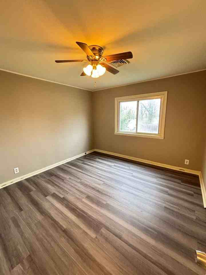 822 W Hill St - Photo 5 of 7