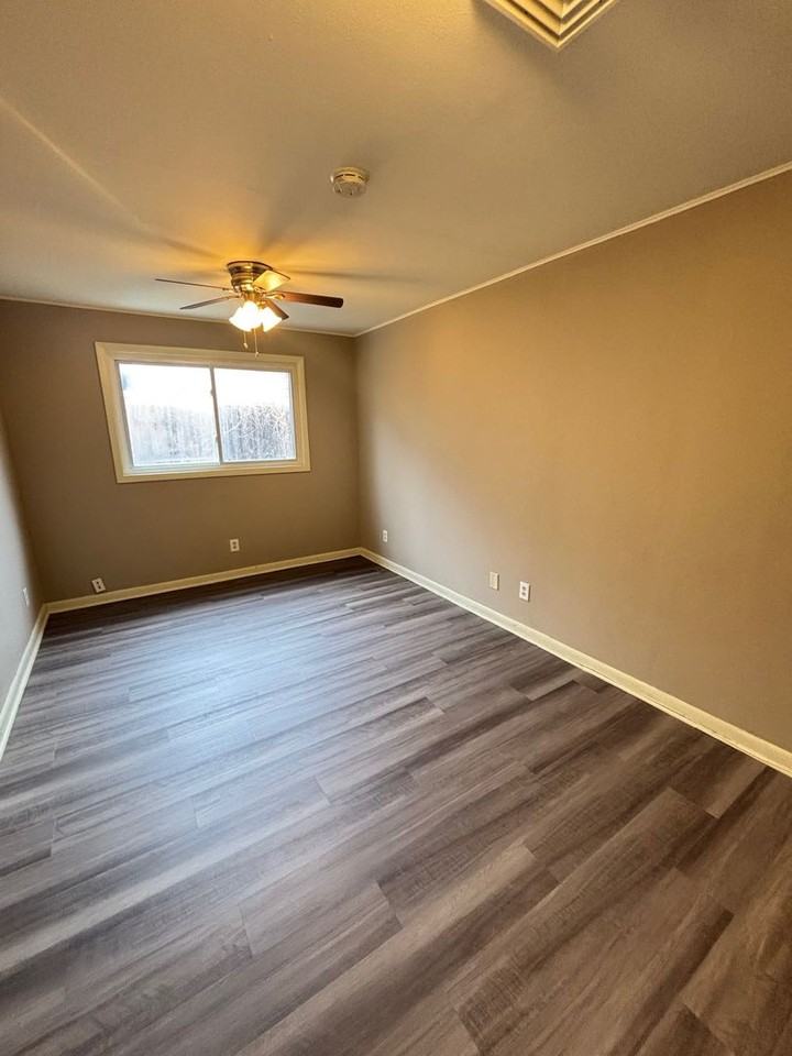 822 W Hill St - Photo 6 of 7