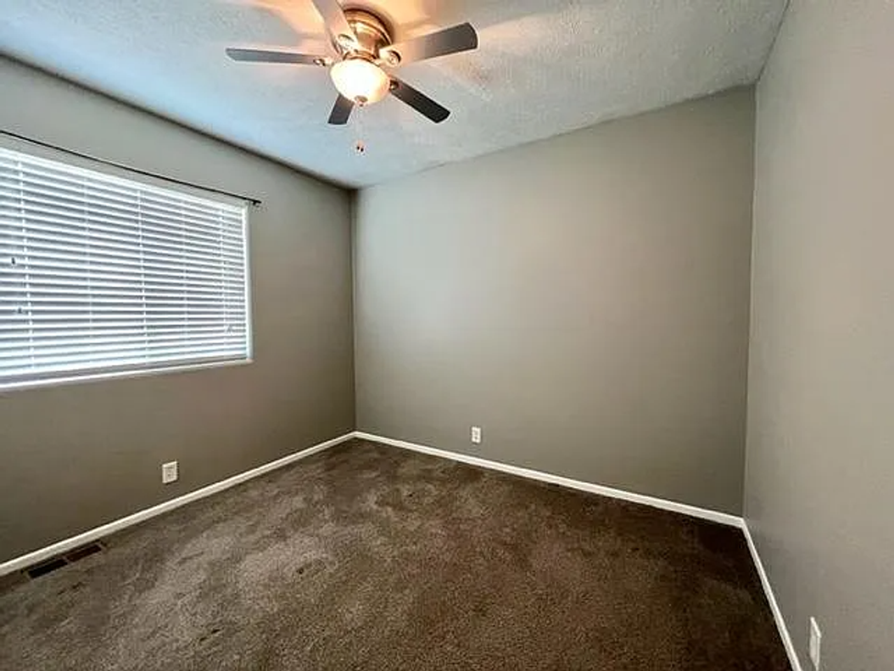 6714 N 110th Ave - Photo 7 of 12