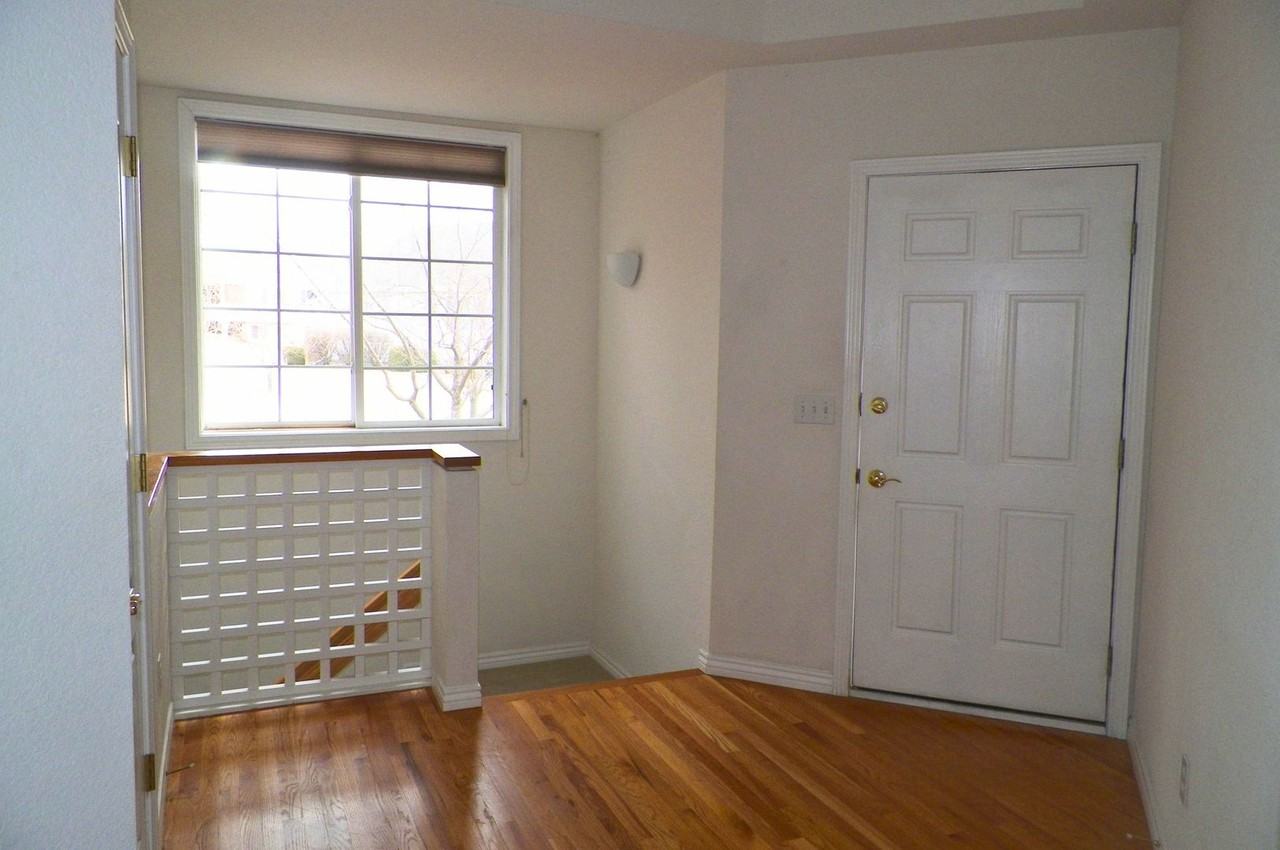 950 Southridge Greens Blvd - Photo 2 of 8