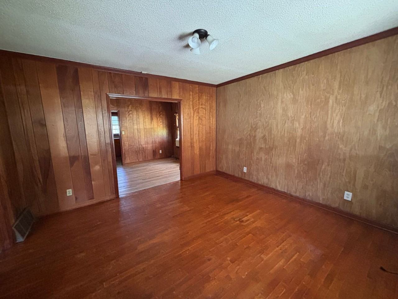 133 Old Dalton Rd Ne - Photo 2 of 12