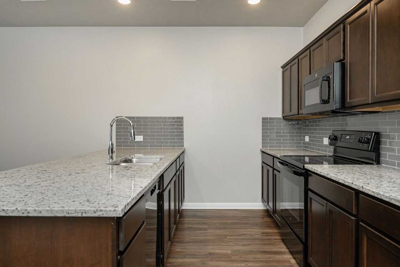 1139 Trellis Pass - Photo 5 of 29