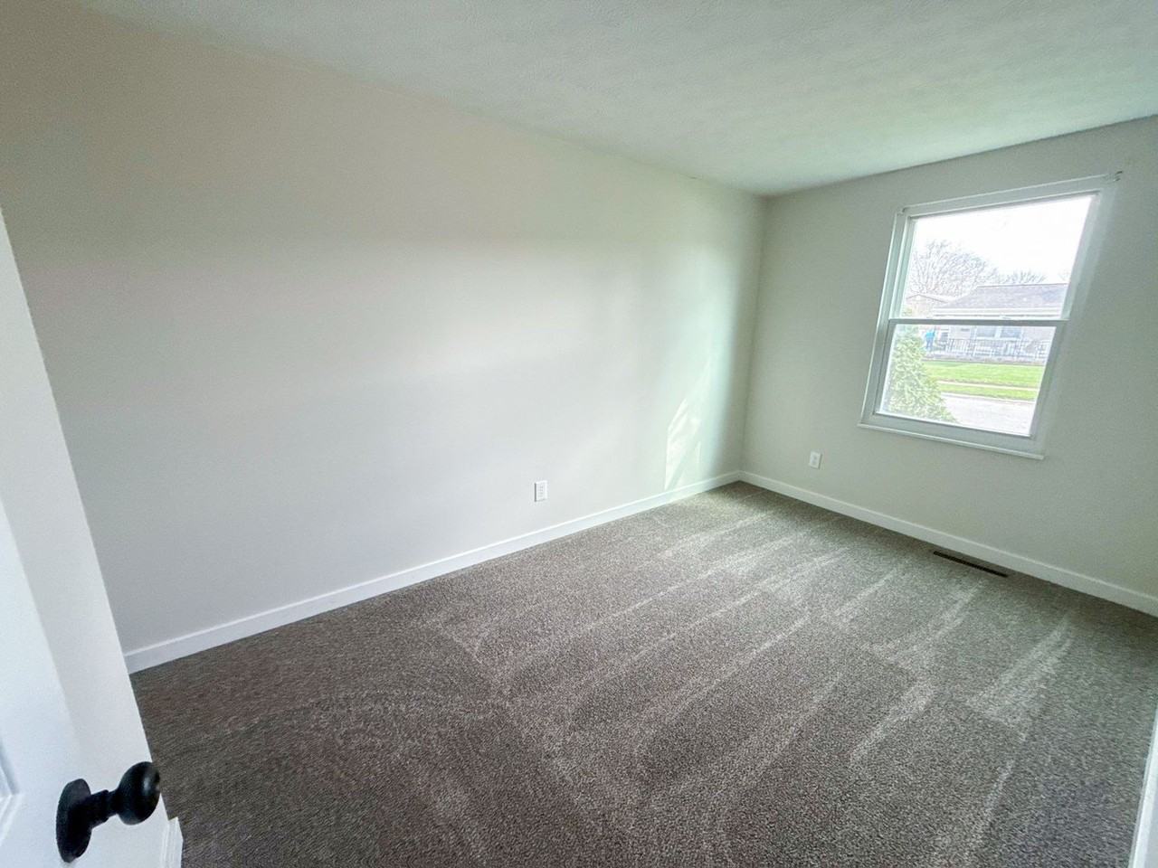 812 Breathitt Ave - Photo 7 of 10