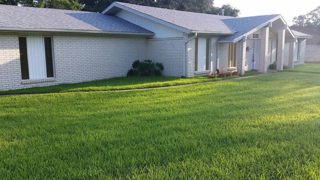 1301 Haines Dr - Photo 2 of 18